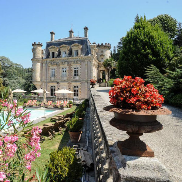 exterieur chateau hotel Clement