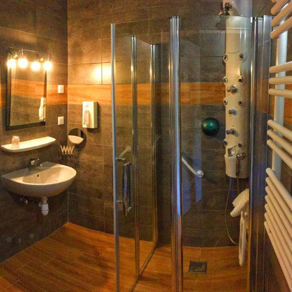 salle de bain hotel spa la ferme d'Izoard Paca
