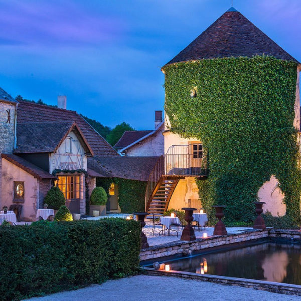 Chateau de Courban Spa Nuxe Bourgogne_jardin et piscine