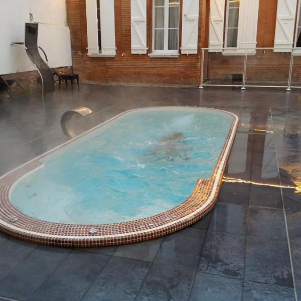Hotel Riquet resort spa toulouse_piscine chauffee
