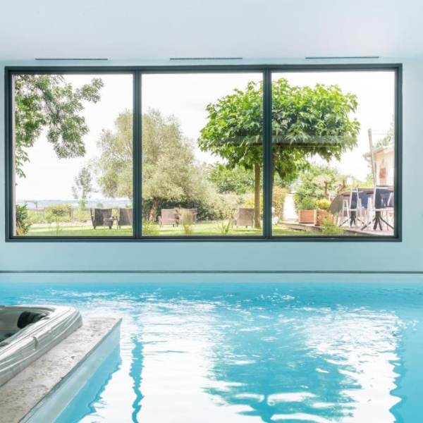 Pavillon du Chateau hotel spa Toulouse_piscine interieure