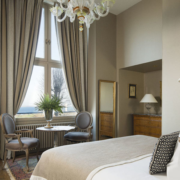 Relais & Chateaux - La Ferme Saint-Simeon-Chambre Deluxe Corot (2)