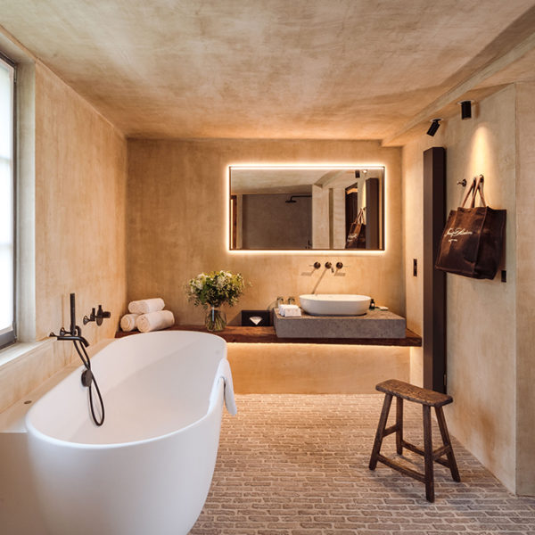 Relais & Chateaux - La Ferme Saint-Simeon-Chambre supérieure rénovée (3)