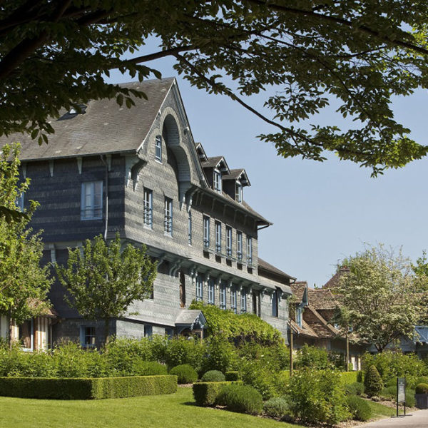 Relais & Chateaux - La Ferme Saint-Simeon-Exterieur (4)