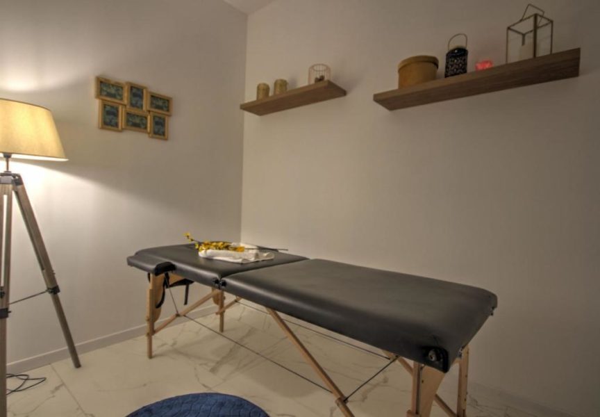 table massage suite jacuzzi lyon