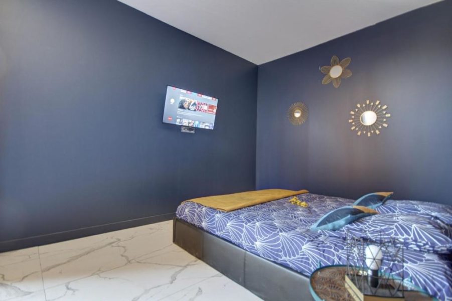 tv suite jacuzzi lyon