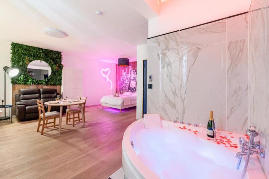 Les meilleurs chambres avec Jacuzzi Privé à Marseille en 2024 Les