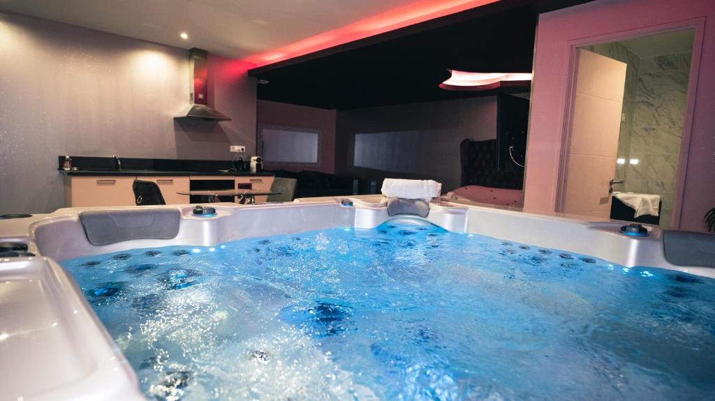 Les meilleurs chambres avec Jacuzzi Privé à Marseille en 2024 Les