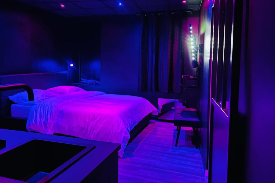 Chambre Love Room Suite Dirty Diana chambre avec jacuzzi en Provence _