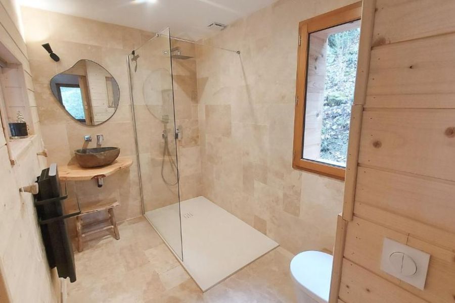 Salle de bains Chalet l'Empreinte / chambre avec Jacuzzi en Provence