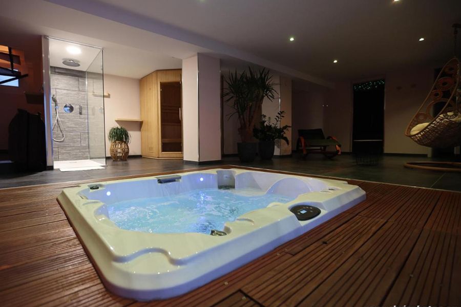 Ds Plaisir Love Room avec sauna, jacuzzi à Nancy (4)