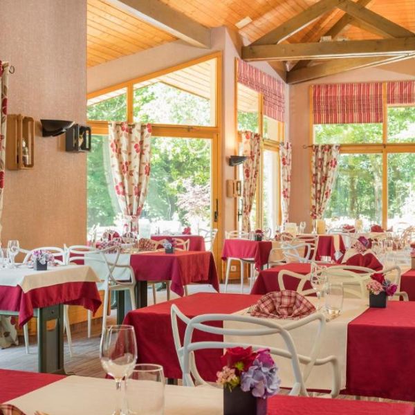 Restaurant Le Bois Dormant-Hôtel Jura (6)
