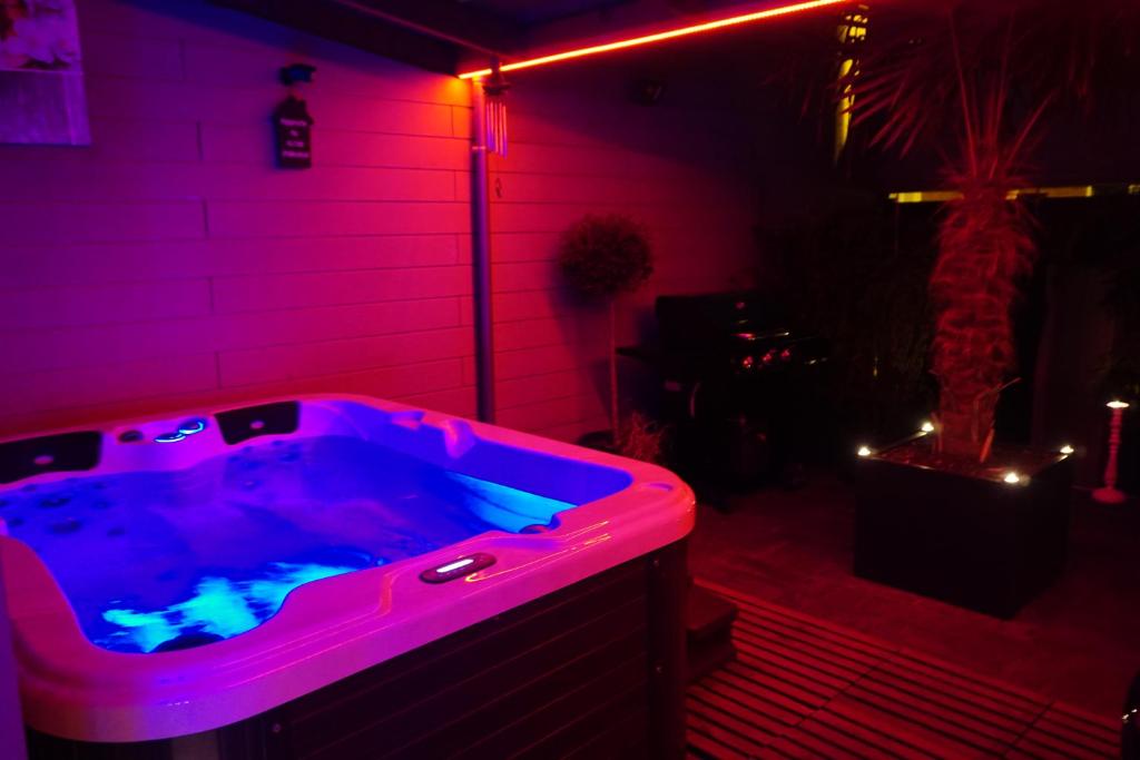 Gites N Spa Chambre avec jacuzzi privatif NordPasdeCalais