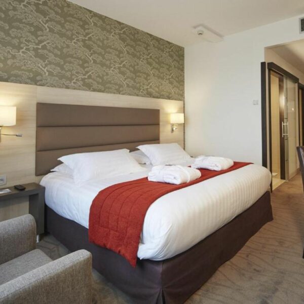Chambre Kyriad prestige Lyon Est