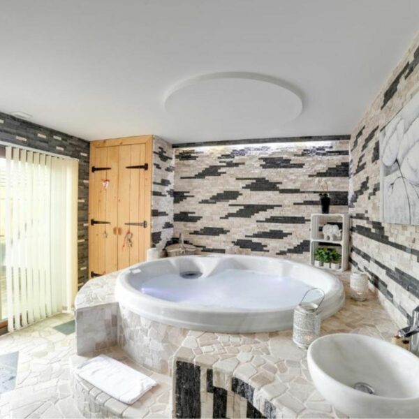 Domaine du Haut Jardin Hôtel & Chalets Spa Privé (3)