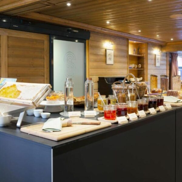 Petit Déjeuner Hôtel Restaurant Spa Les Jardins De Sophie (6)