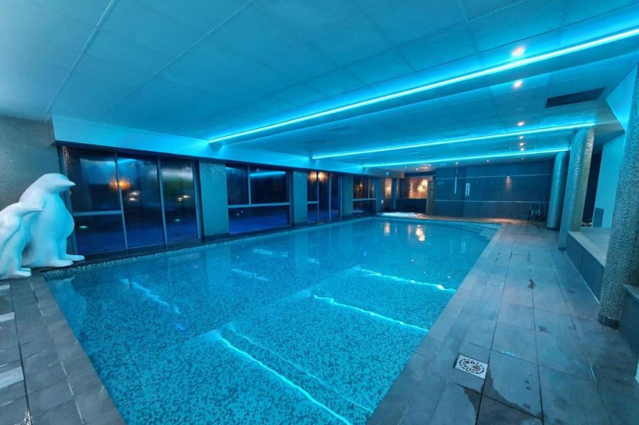 Piscine intérieure Best Western Aquakub