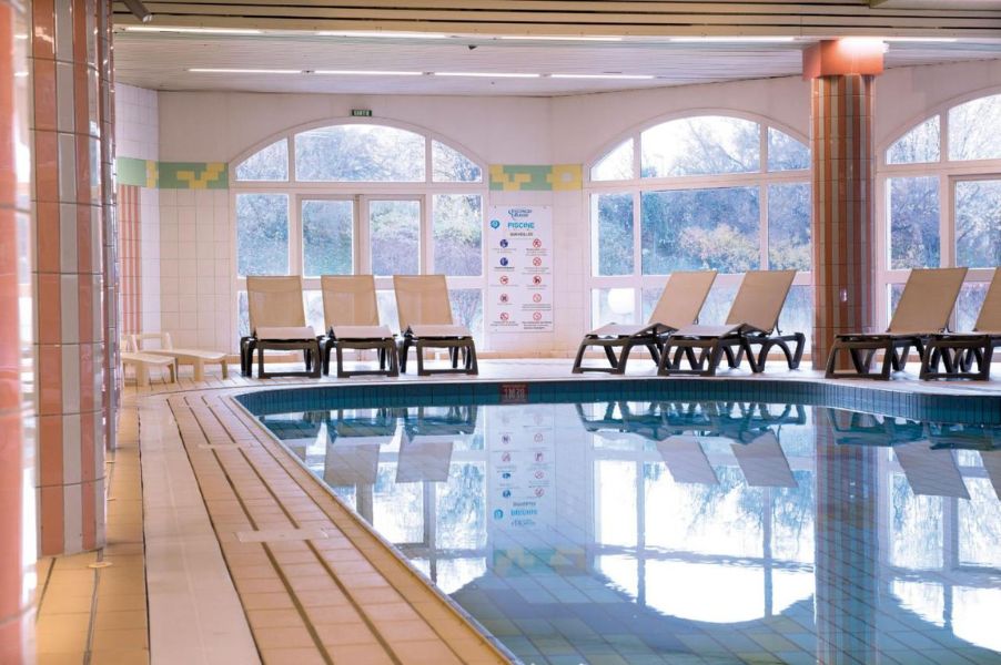 Piscine intérieure Hotel & Spa Vacances Bleues Villa Marlioz