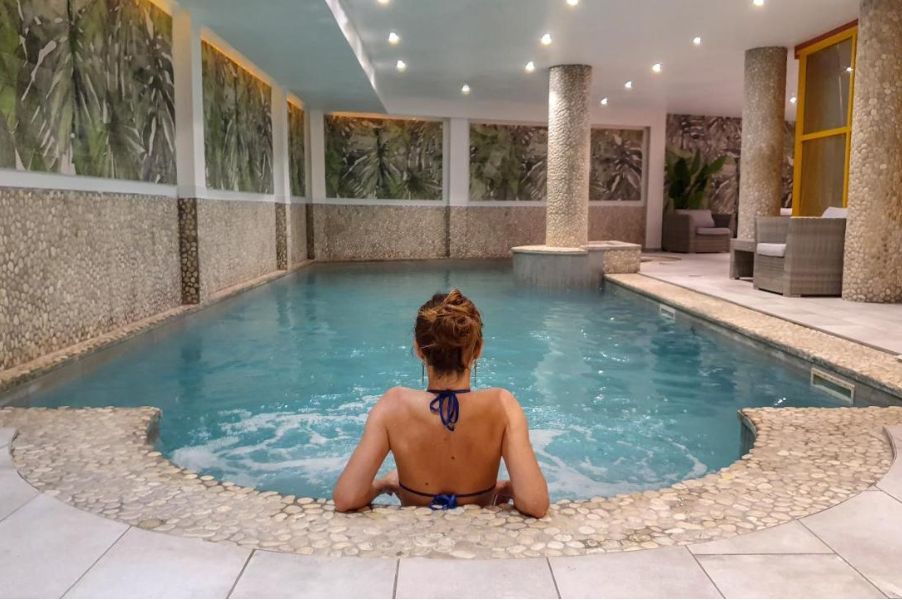 Piscine intérieure Urban Hotel & Spa Aix-les-Bains