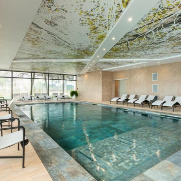 Piscine intérieure _ Citadines Eurometropole Strasbourg.