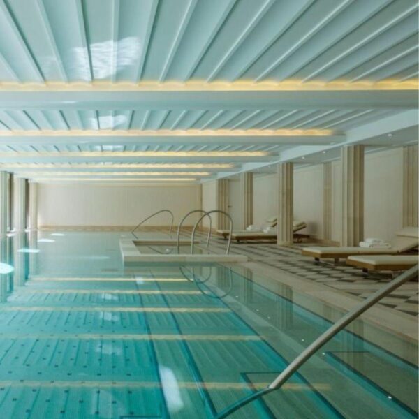 Piscine intérieure chauffée Hotel Spa Villa Maïa (5)