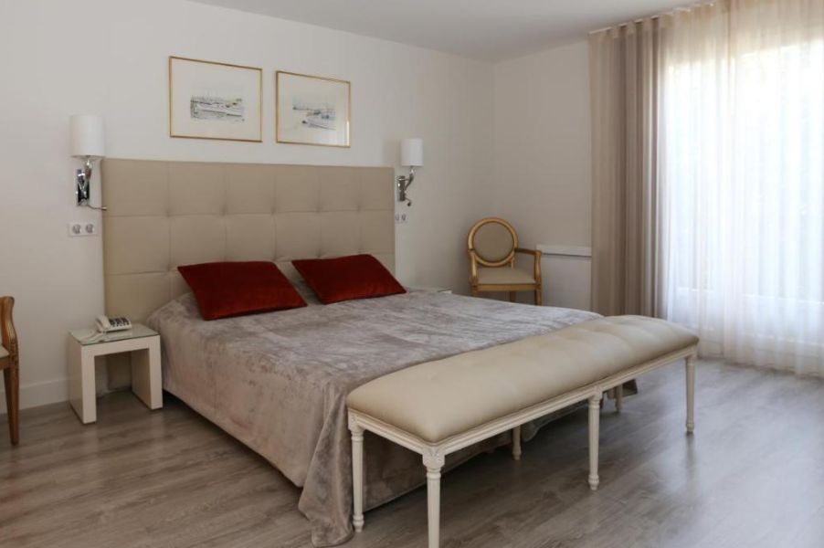 Chambre Hôtel Les Criquets Blanquefort (1)