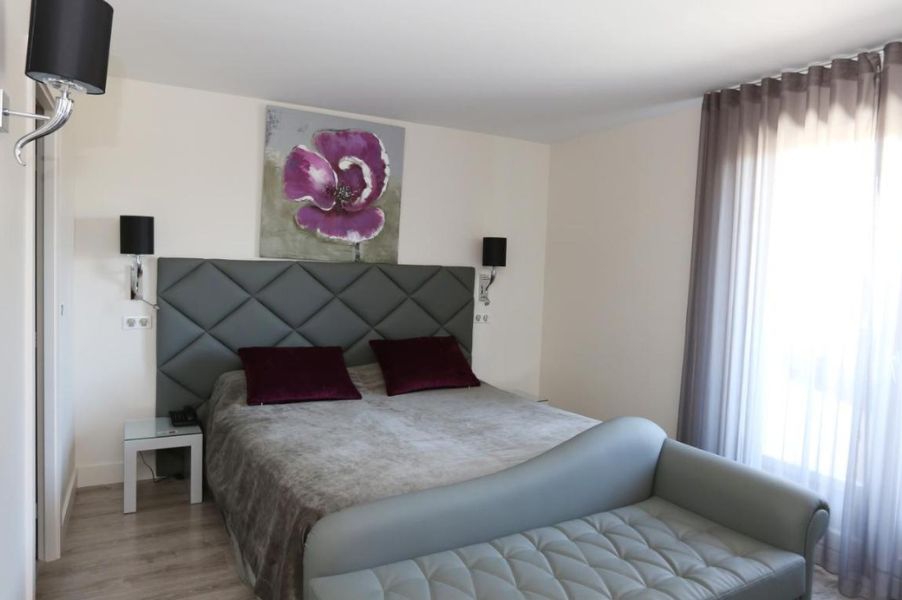 Chambre Hôtel Les Criquets Blanquefort (2)