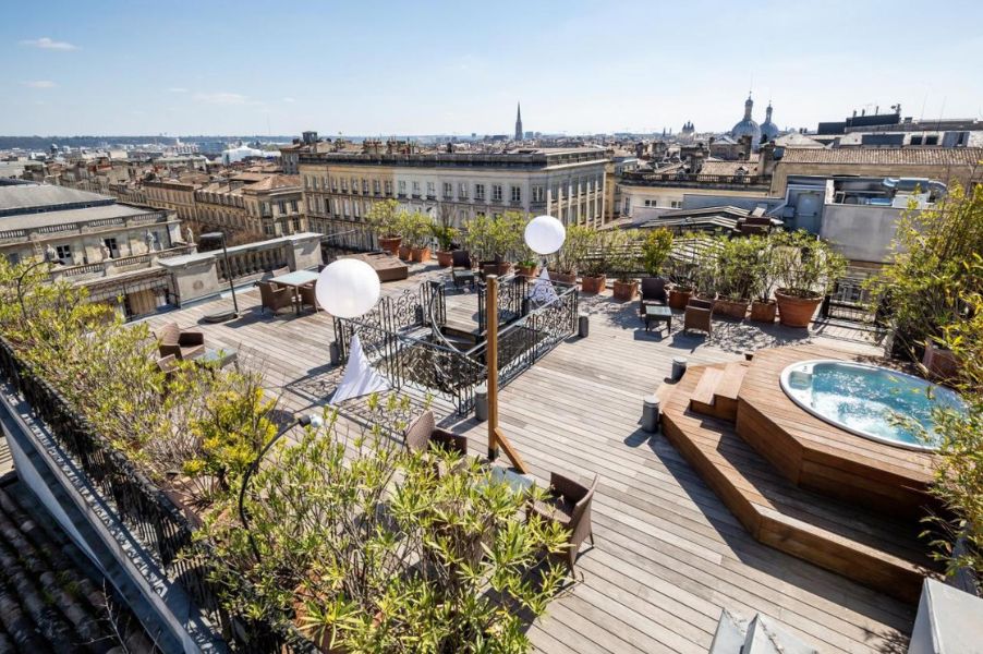 Jacuzzi en terasse Intercontinental Bordeaux - Le Grand Hôtel