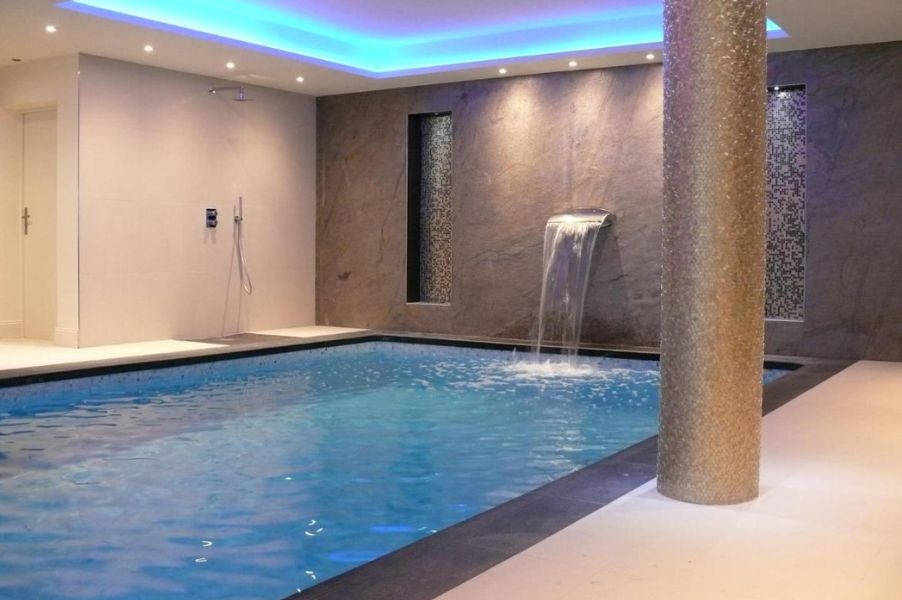 Piscine extérieure Hôtel Les Criquets Blanquefort