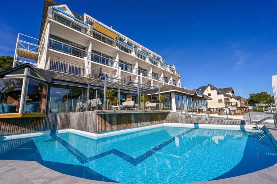 Piscine extérieure Le Diana Hôtel & Spa Nuxe à Carnac