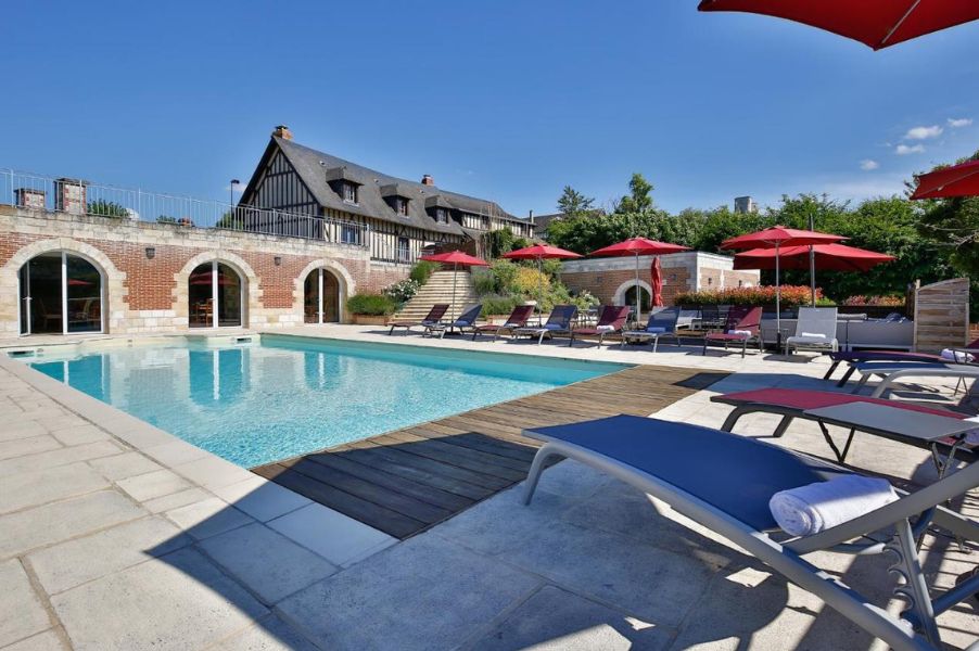 Piscine extérieure Les Clos des Fontaines à Jumièges