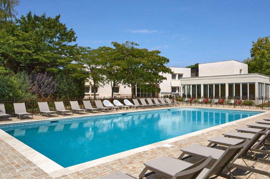 Piscine extérieure Les Nomades Beaune