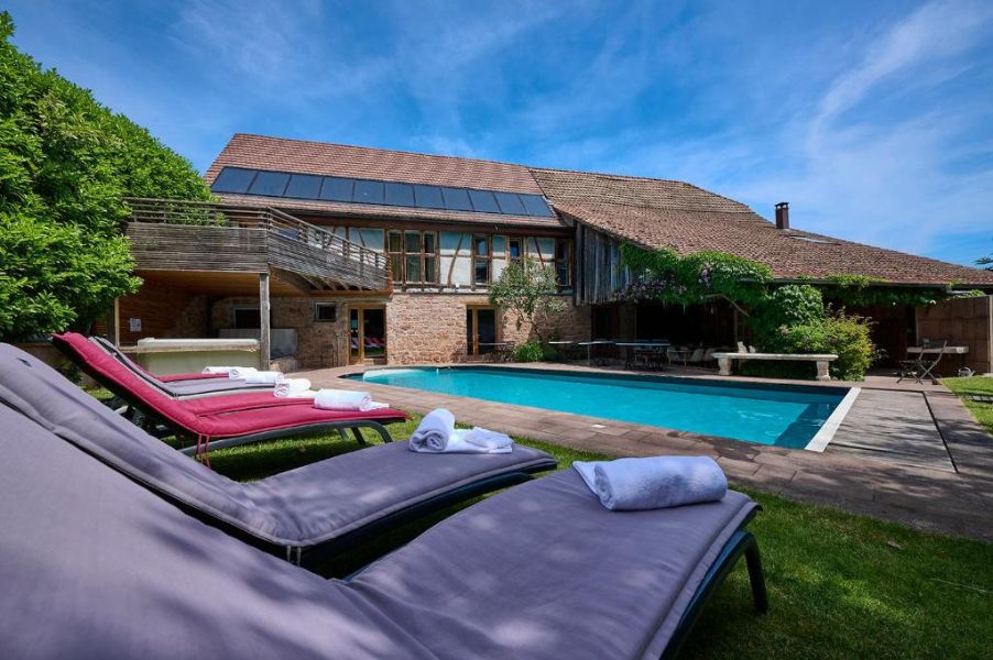 Piscine extérieure Pêche de Vigne & Spa