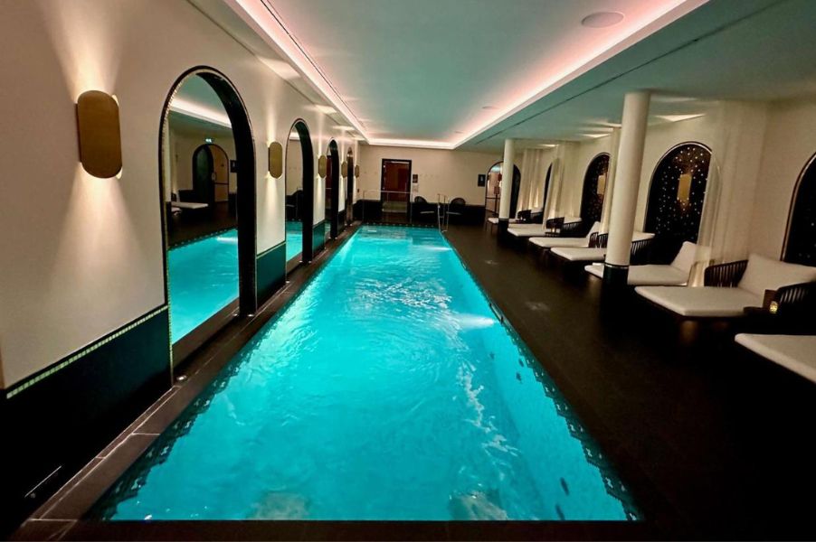 Piscine intérieure Best Western Plus Crystal Hôtel & Spa