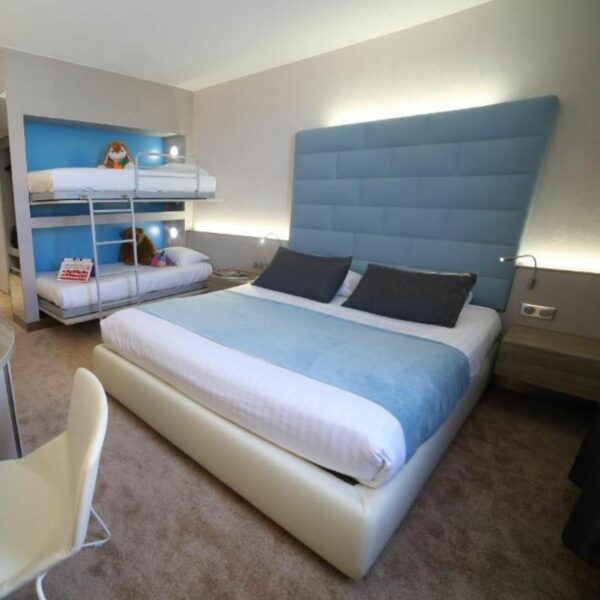 Chambre Hotel Plaza - site du Futuroscope (1)